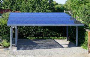 Construction d'un carport solaire: permis de construire ou déclaration de travaux?