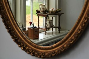 fixer un miroir lourd sur du placo