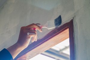 7-Réparer les cadres de fenêtres décolorés