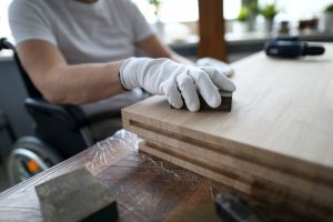 Meubles en bois : comment les dépoussiérer sans les abîmer ?