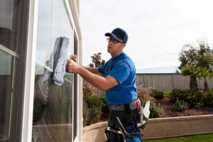 Vitres étincelantes : nos secrets pour un nettoyage impeccable