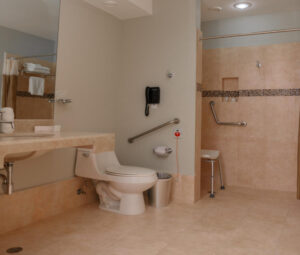 Les éléments essentiels pour rénover une salle de bains accessible aux PMR