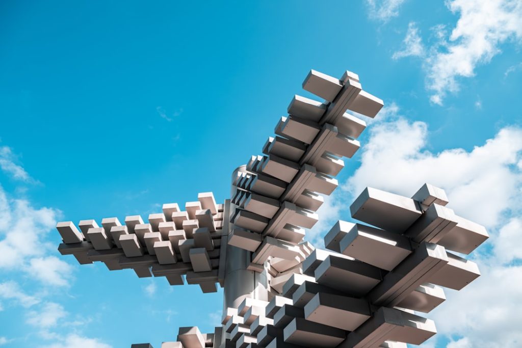 découvrez tout sur l'assemblage traditionnel mortaise et tenon, une technique de menuiserie ancienne pour des structures solides et durables.