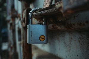 découvrez notre serrure intelligente alliant sécurité et technologie pour protéger efficacement votre domicile.