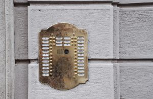 découvrez notre porte accordéon, une solution pratique et élégante pour optimiser l'espace de votre intérieur avec style et fonctionnalité.