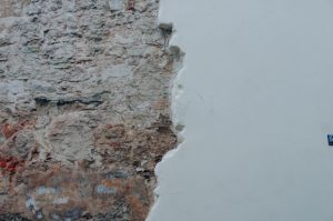 découvrez des solutions efficaces pour le traitement des murs humides afin d'éliminer l'humidité, prévenir les moisissures et protéger votre habitation durablement.