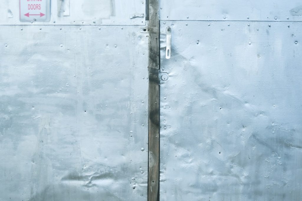 solutions efficaces pour le traitement des murs humides afin d'éliminer l'humidité et prévenir les dégâts dans votre habitation.