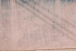 solutions efficaces pour le traitement des murs humides : empêchez l'humidité de s'infiltrer et protégez vos murs avec nos conseils et techniques spécialisés.