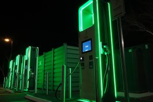 découvrez un schéma de câblage détaillé pour les stations de recharge de véhicules électriques, vous guidant pas à pas pour une installation sécurisée et efficace.