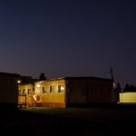 abri portable : solution pratique et compacte pour protéger contre les intempéries, idéale pour le camping, les événements en plein air et les situations d'urgence.