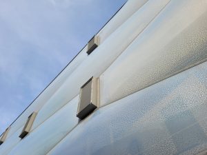 découvrez comment débloquer facilement une poignée de fenêtre en pvc coincée. guide pratique avec solutions rapides pour remettre votre fenêtre en état.