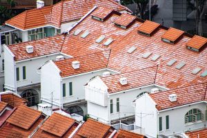 guide d'évaluation des prix de toiture : découvrez comment estimer efficacement le coût de votre couverture pour mieux gérer votre budget rénovation.