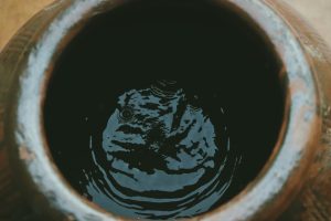 découvrez le coût de l'entretien d'une fosse septique, incluant les prix moyens, les services indispensables et des conseils pour économiser sur la maintenance.