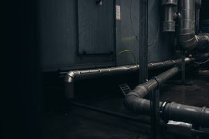 découvrez les coûts d'entretien d'une fosse septique, les facteurs influençant les prix et des conseils pour optimiser la maintenance de votre installation.