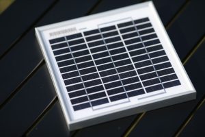 découvrez un schéma de câblage pour panneaux solaires clair et détaillé, adapté à l'installation et à la maintenance de votre système photovoltaïque.
