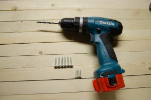apprenez à régler la vitesse de ralenti de votre tronçonneuse pour un fonctionnement optimal et sécuritaire grâce à notre guide pratique et détaillé.