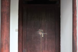 découvrez les solutions aux problèmes d'ajustement des portes pour garantir une installation parfaite et une utilisation sans souci.