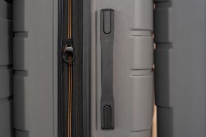 découvrez comment identifier et résoudre les problèmes d'ajustement de porte pour assurer une ouverture et fermeture optimales.