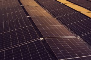 découvrez un schéma de câblage pour panneau solaire simple et clair, idéal pour l'installation et la maintenance de vos systèmes photovoltaïques.