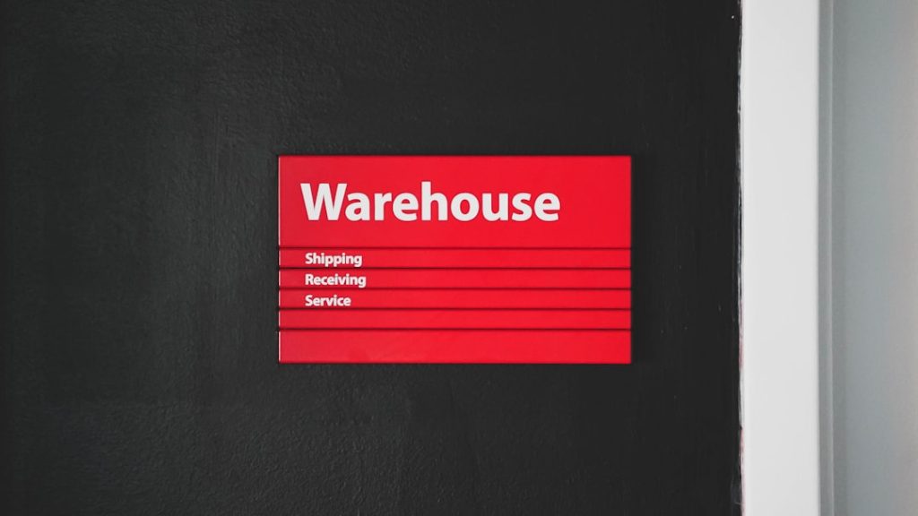 découvrez les prix de location des entrepôts au mètre carré et trouvez des solutions adaptées à vos besoins logistiques.