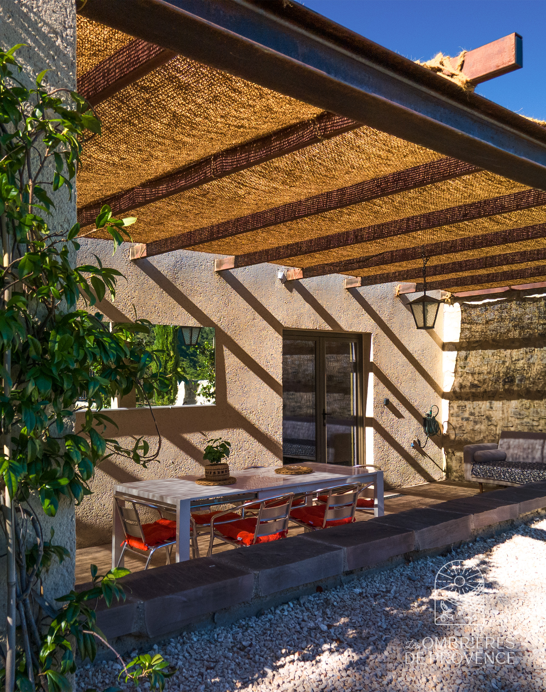Options d’ombrière adaptées à chaque pergola extérieure